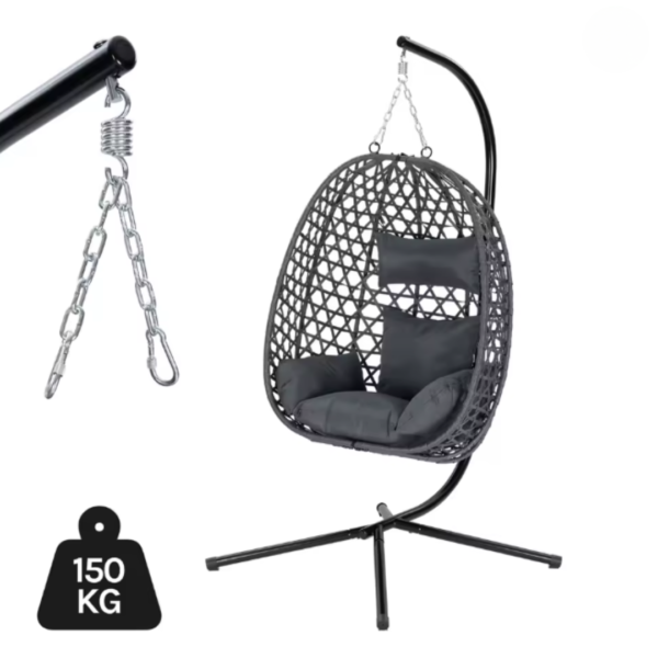 Gros plan sur le ressort d'amortissement et la double chaîne de sécurité du fauteuil suspendu.